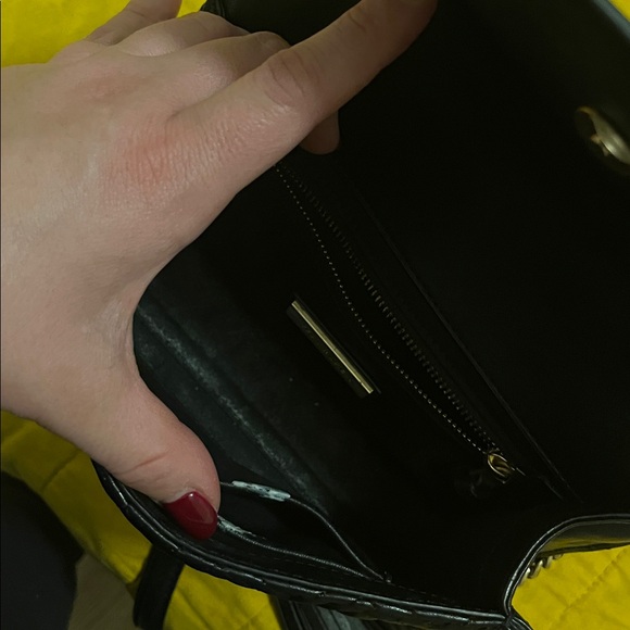 Tory Burch Black Quilted Crossbody Bag - Picture 6 of 6